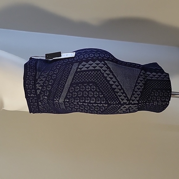 NWT BCBGMAXAZRIA Knit Skirt - Picture 3 of 3